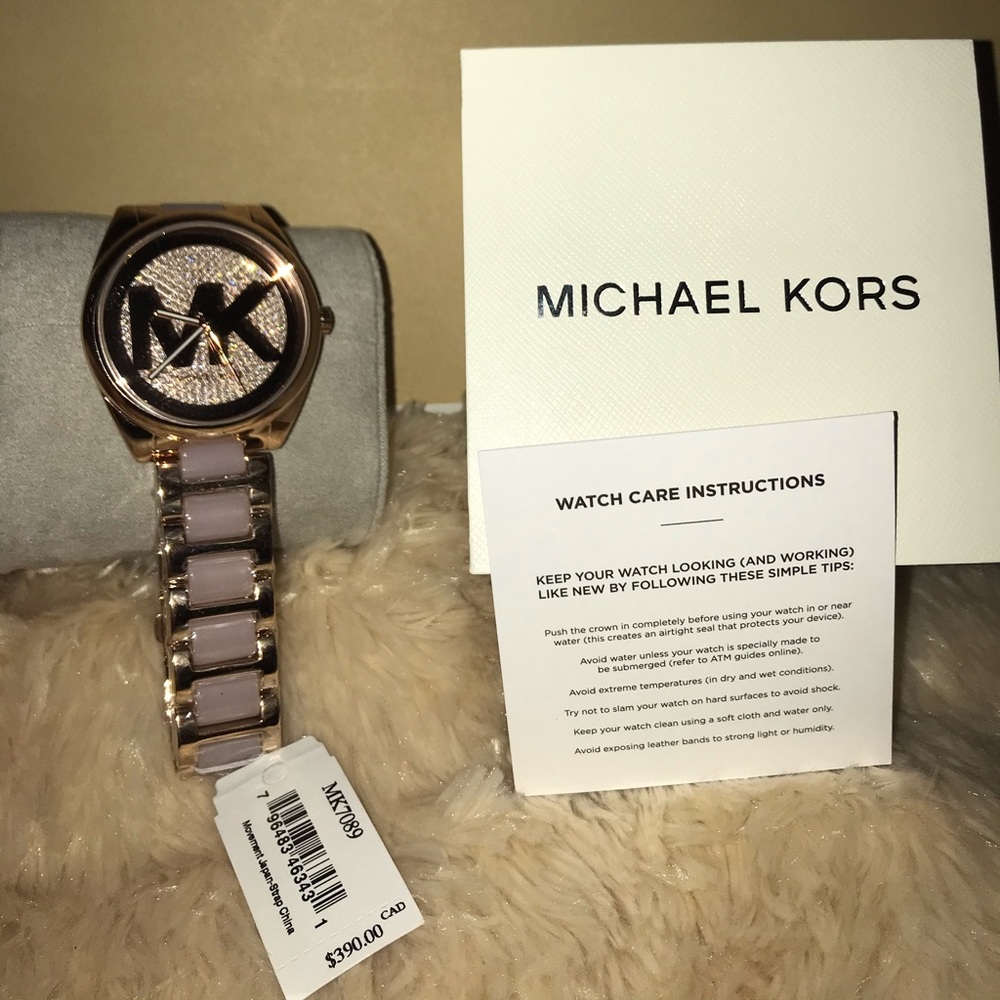 Michael kors 💯% Authentic